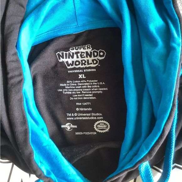 Nintendo Clothing Brand,Super Mario World,  Colorful Sweatshirt XL - Picture 4 of 4